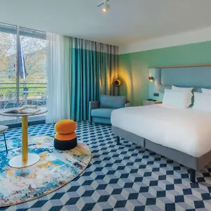 4* فندق سبلينديد